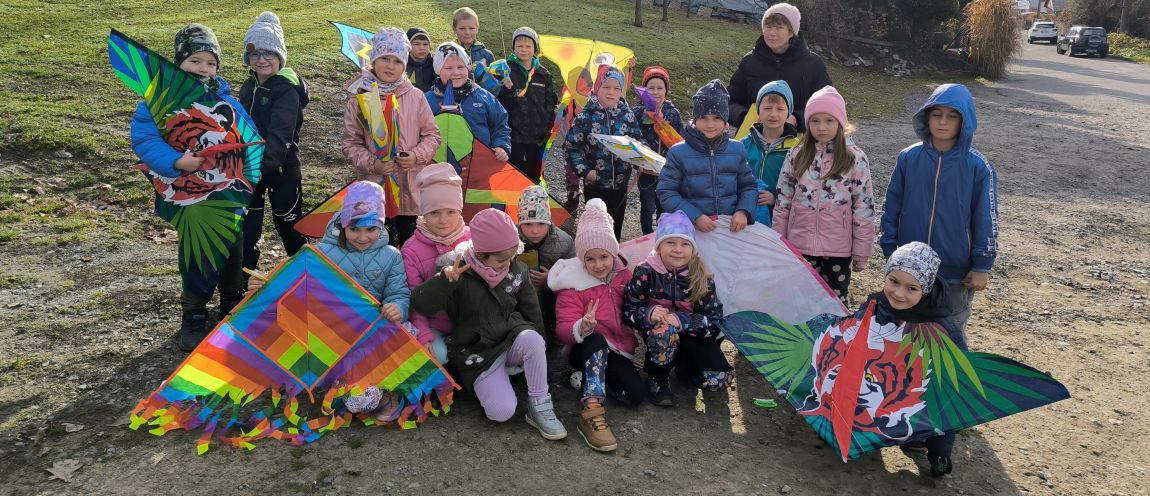 Draci bez větru? Prvňáčci a deváťáci to zvládli!