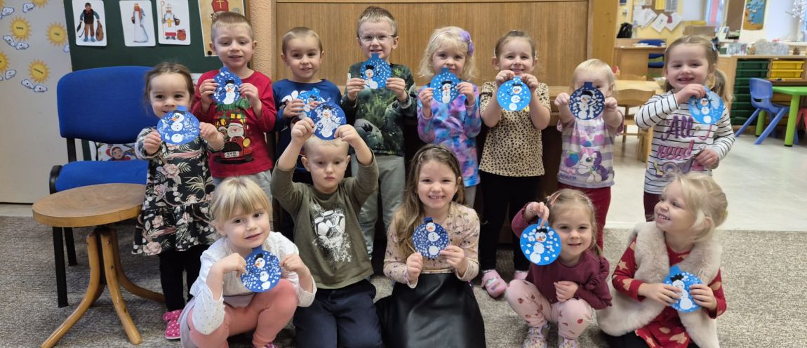 Výzdoba vánočního stromu na náměstí 