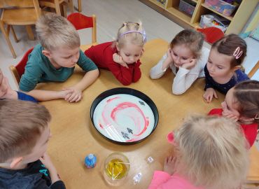 Obrázek k aktualitě Týden plný pokusů a objevů se Sluníčky 