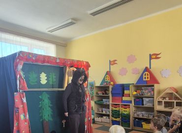 Obrázek k aktualitě Divadelní představení: Co malí medvědi o podzimu nevědí