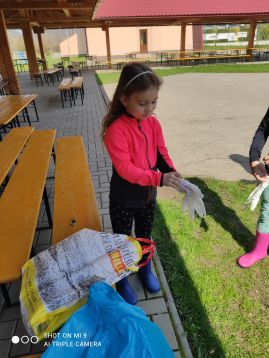 Fotogalerie Den Země - úklid přírody, foto č. 16